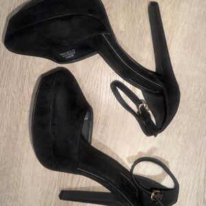 ***UNWORN*** Faux Suede Platform Stiletto Heels
